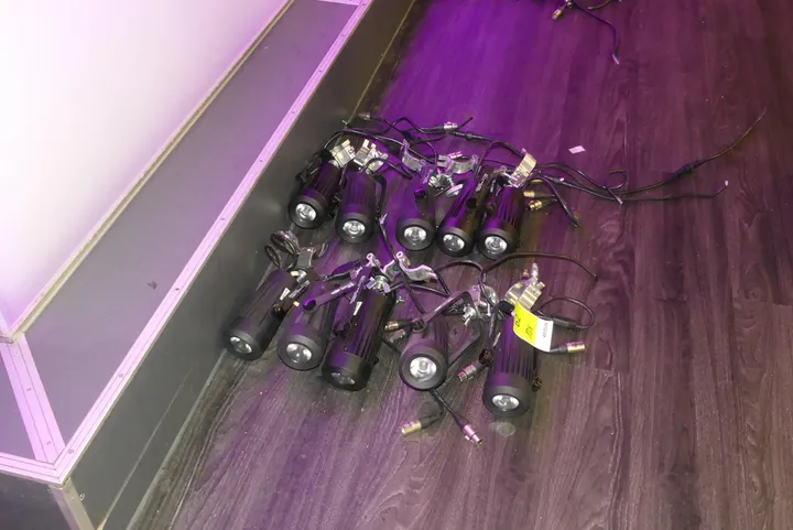10x Showtec Moving Head Strahler Modell: Spectral 300 Q4